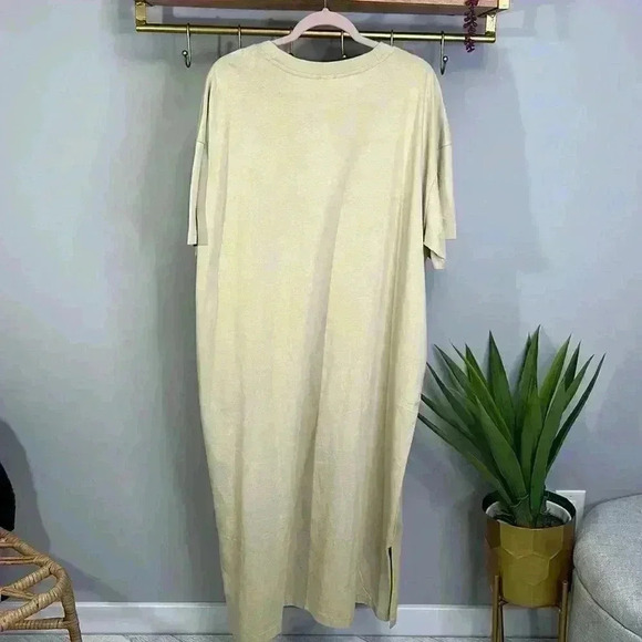 H&M - CALF-LENGTH  T-SHIRT DRESS - Picture 2 of 5